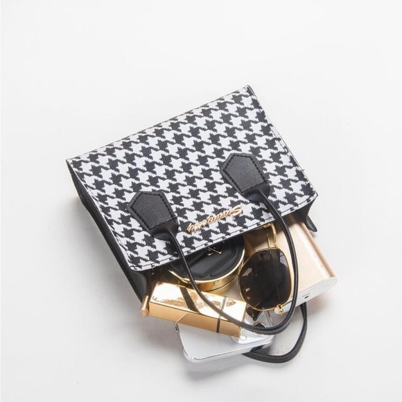 ⚠️Clearance Black And White Crossbody Hand Bag - Picture 2 of 4